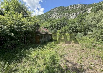 Vista delle montagne - Agricultural land strada Provinciale di Pizzone
snc, Pizzone - photo 9