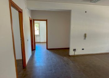 Foto 3 - Quadrilocale Via A. Deffenu
 
123, Nuoro - foto 3
