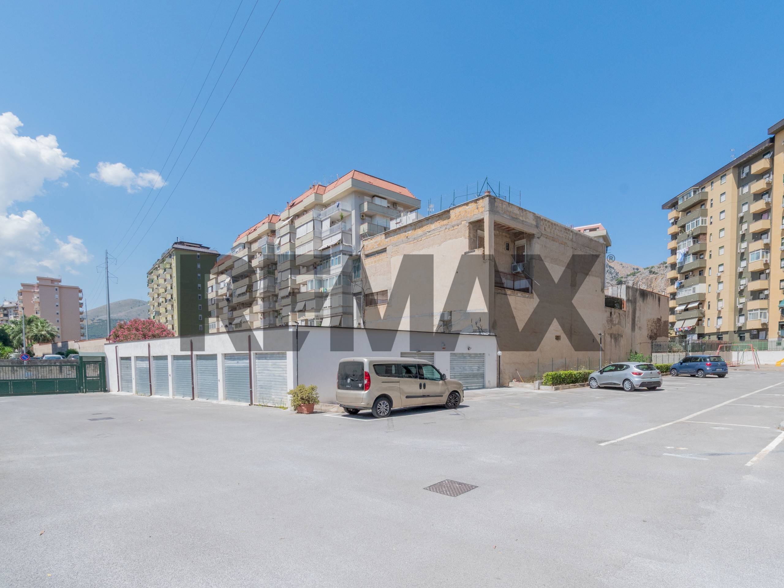 Edificio all\'aperto - Trilocale Via Parrini
3/A2, Palermo - foto 2