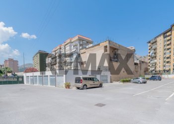 Edificio all\'aperto - Trilocale Via Parrini
 
3/A2, Palermo - foto 2