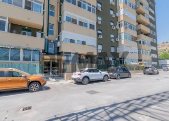 Edificio all\'aperto - Trilocale Via Parrini
 
3/A2, Palermo - foto 5