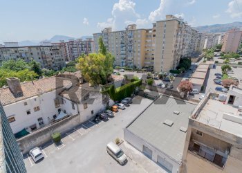Edificio all\'aperto - Trilocale Via Parrini
 
3/A2, Palermo - foto 13