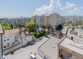 Edificio all\'aperto - Three-room apartment Via Parrini
 
3/A2, Palermo - photo 1