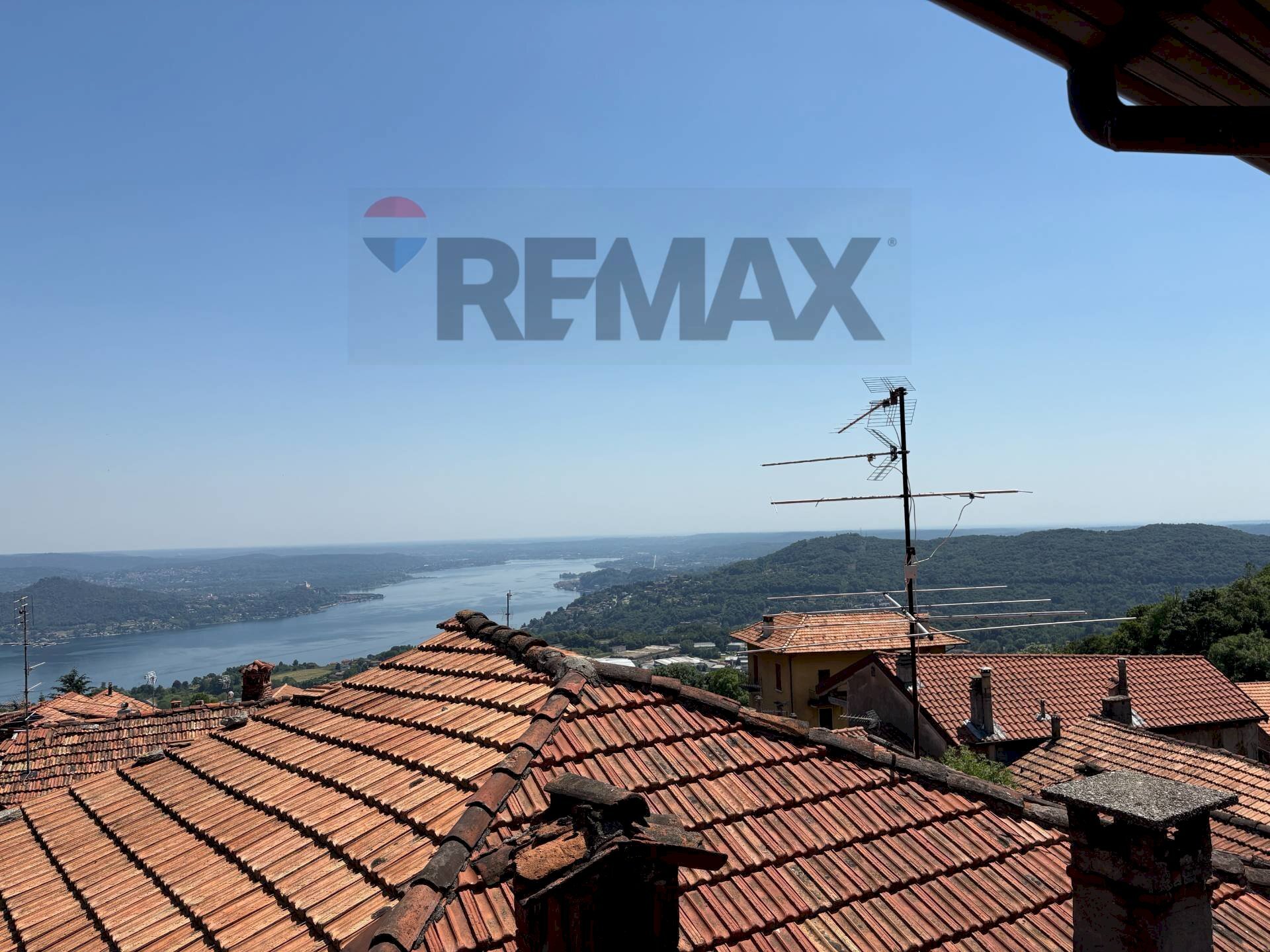 Vista dell\'acqua - Three-room apartment VIA BERTOLETTI
 
8, Nebbiuno - photo 1