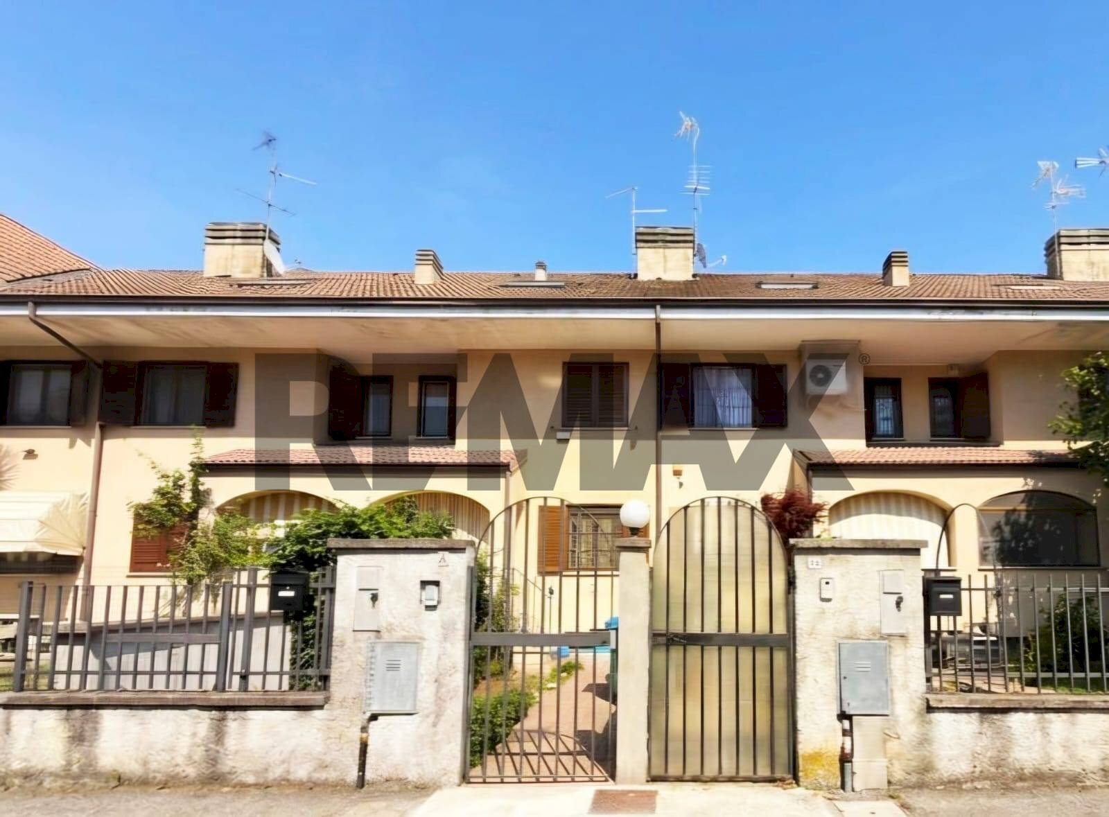 Edificio all\'aperto - Terraced Villa VIA ROMA
 
7/N, Mediglia - photo 1