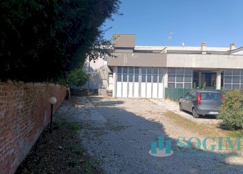Esterno_2 - Stable - Palace Via Varesina
7, Mozzate - photo 14