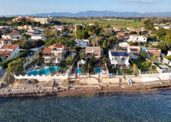 Vista dell\'acqua - Casa semi indipendente Via Eolie
45A, Quartu Sant'Elena - foto 2