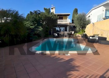 Piscina - Casa semi indipendente Via Eolie
45A, Quartu Sant'Elena - foto 12