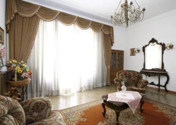 Salone - Casa indipendente via Giacomo Leopardi, Parabita - foto 2