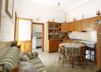 Cucina - Casa indipendente via Giacomo Leopardi, Parabita - foto 5