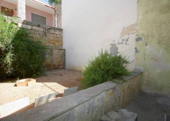 Giardino - Casa indipendente via Giacomo Leopardi, Parabita - foto 14