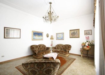 Salone - Casa indipendente via Giacomo Leopardi, Parabita - foto 18