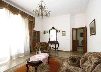 Salone - Casa indipendente via Giacomo Leopardi, Parabita - foto 19