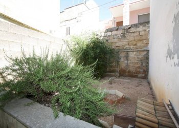 Giardino - Casa indipendente via Giacomo Leopardi, Parabita - foto 32