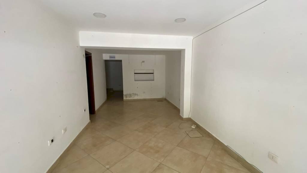 Corridoio - Negozio via Nazionale, Carini - foto 2