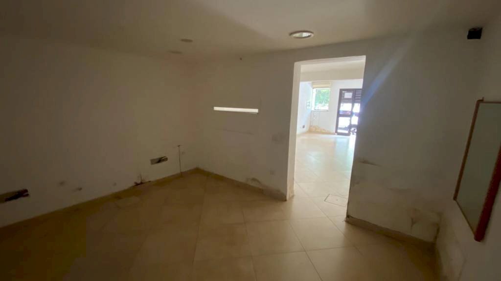 Stanza non arredata - Negozio via Nazionale, Carini - foto 3