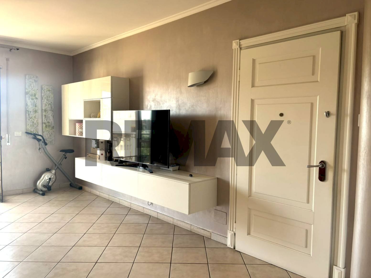 Dettagli - Appartamento VIA GRAN BRETAGNA
 
8, Trani - foto 1
