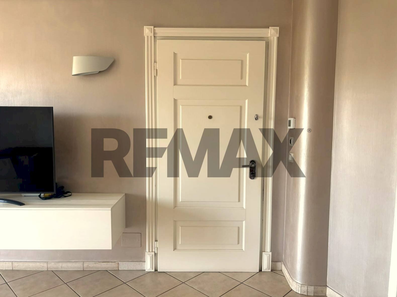 Hall / corridoio - Appartamento VIA GRAN BRETAGNA
 
8, Trani - foto 2