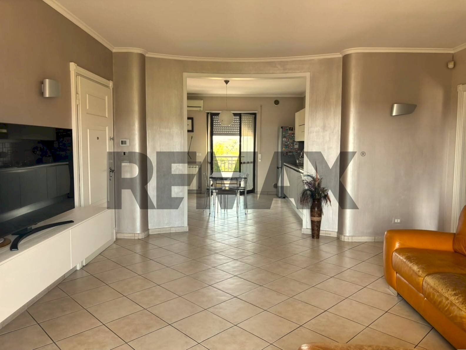 Soggiorno - Appartamento VIA GRAN BRETAGNA
 
8, Trani - foto 3