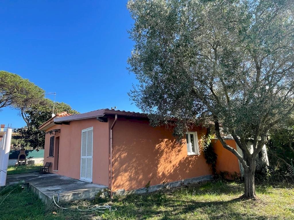 Foto 1 - Villa Via Chisone, Aprilia - photo 1