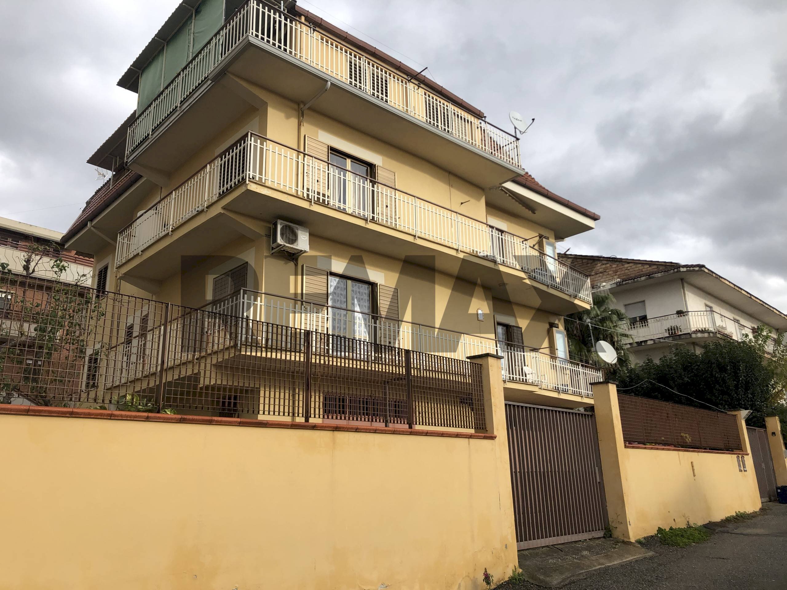 Edificio all\'aperto - Appartamento Via Dei Patrioti Nicastresi 1848
 
7, Lamezia Terme - foto 1