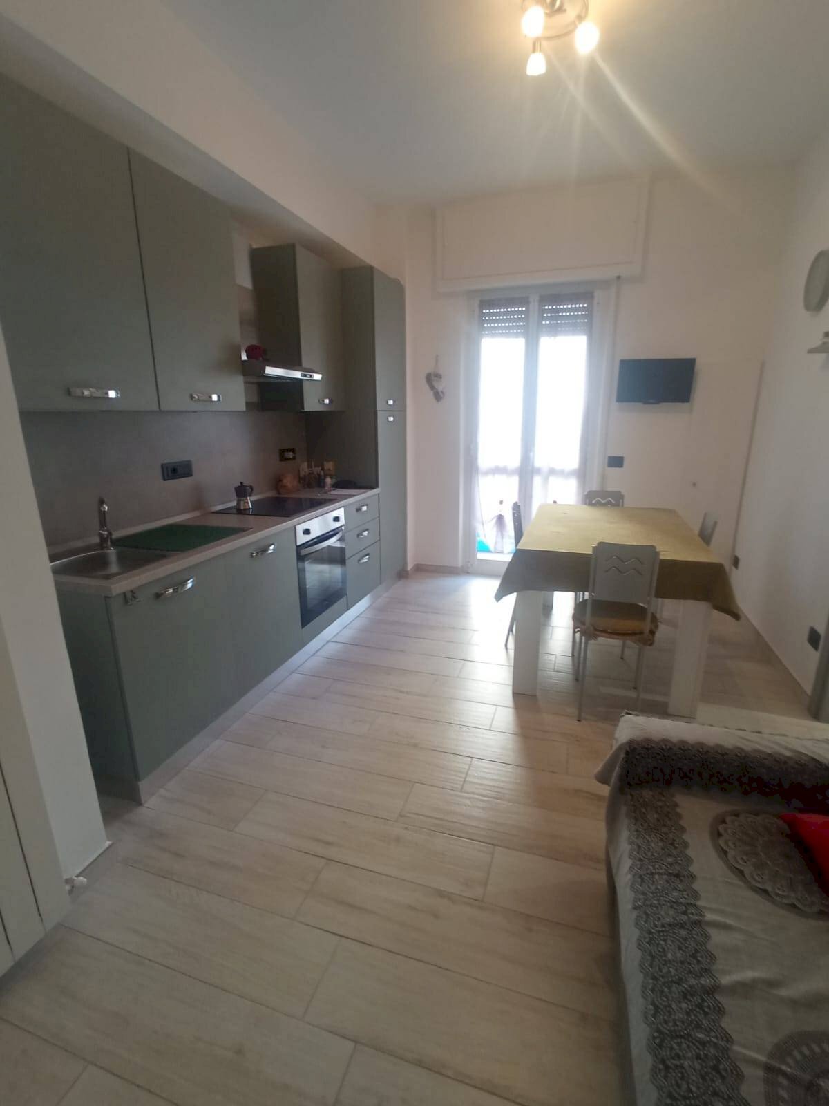 Foto 1 - Appartamento Largo Giordano
 
1, Albenga - foto 1