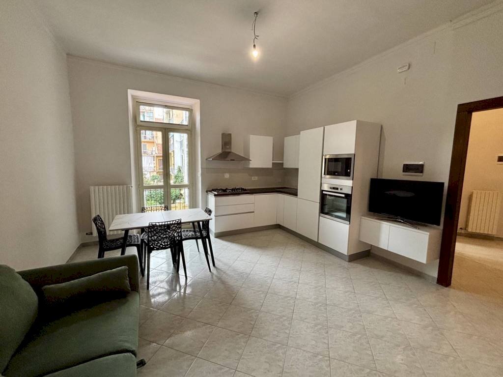 Soggiorno - Three-room apartment via Emanuele Luserna di Rorà, 23, Torino (neighborhood Cenisia) - photo 2