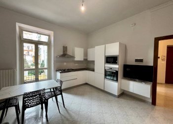 Soggiorno - Three-room apartment via Emanuele Luserna di Rorà, 23, Torino (neighborhood Cenisia) - photo 6