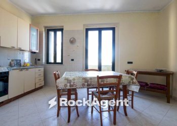 Cucina - Quadrilocale via Alberto de Nobili, 5, Catanzaro - foto 1