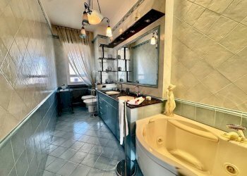 Bagno - Appartamento corso Francia, 46, Torino (zona San Donato) - foto 27