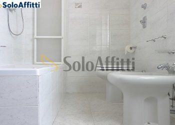 bagno con vasca - Three-room apartment Via Cadore 10, Desio - photo 13