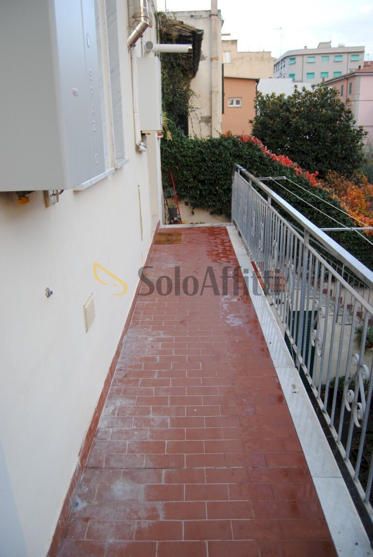 BALCONE DI ACCESSO - Quadrilocale Piazza Dante 17060, Livorno - foto 1