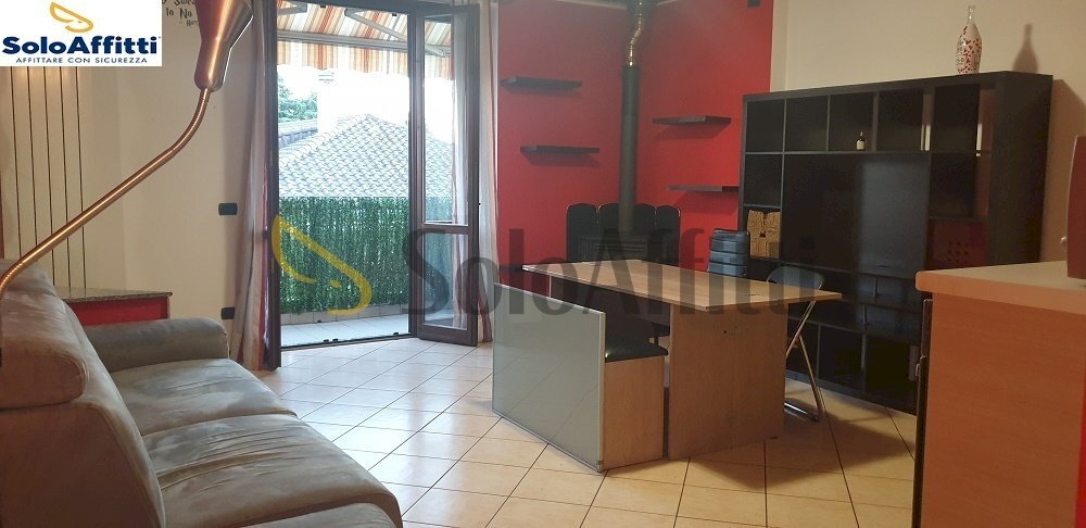 soggiorno con cucina a vista e balcone.b.jpg - Trilocale Via Martiri della Libertà, Lentate sul Seveso - foto 2