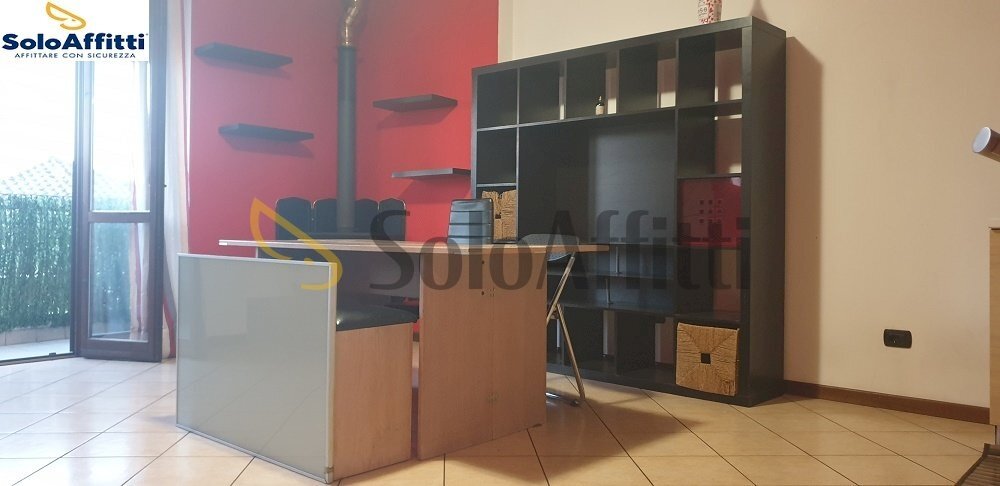 soggiorno con cucina a vista e balcone.c.jpg - Trilocale Via Martiri della Libertà, Lentate sul Seveso - foto 3