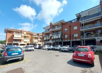 Fiumicino paese - grande locale commerciale - Locale Commerciale Via Sandro Pertini, Fiumicino - foto 1