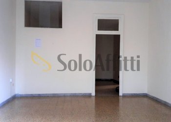 Sala lato esterno altra foto - Office Via Napoli a Piscinola, Napoli (neighborhood Piscinola) - photo 7