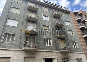 ESTERNO - Four-room apartment Via Avigliana 35, Torino (neighborhood Cit Turin) - photo 1