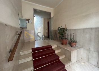 ANDRONE - Four-room apartment Via Avigliana 35, Torino (neighborhood Cit Turin) - photo 2