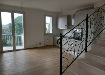 20250313_085844.jpg - Villa Trifamiliare Aulla - foto 2