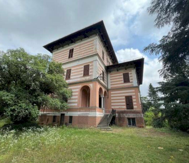 1.jpg - Three-family Villa at auction Strada Villalvernia 3, Novi Ligure - photo 1