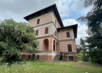 1.jpg - Three-family Villa at auction Strada Villalvernia 3, Novi Ligure - photo 1