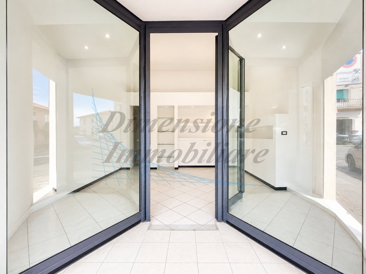 b41864f1-3641-416c-8e4e-659287dc0968 - Commercial Premises Via Aldo Moro 21A, Cecina - photo 2