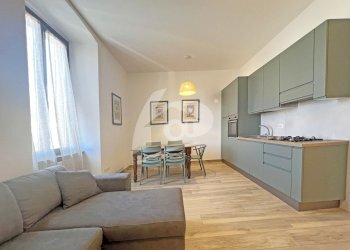 soggiorno con angolo cucina - Three-room apartment Via Labiena 78, Laveno-Mombello - photo 1