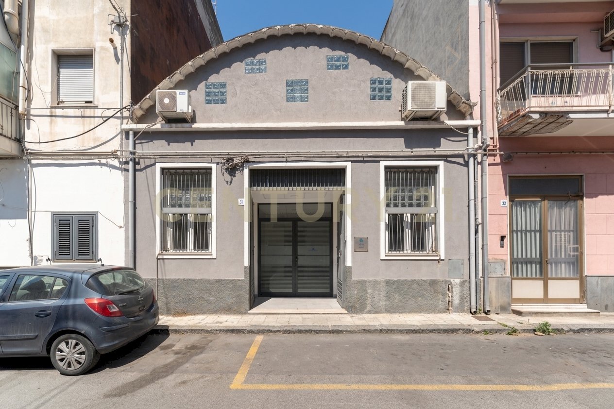 Deposito Misterbianco (1a) - Laboratorio Via delle Terme 31, Misterbianco - foto 1