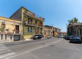 Via Duca degli Abruzzi 105 (1) - Casa semi indipendente Via Duca degli Abruzzi 105, San Giovanni la Punta - foto 1