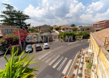 Via Duca degli Abruzzi 105 (2) - Casa semi indipendente Via Duca degli Abruzzi 105, San Giovanni la Punta - foto 2