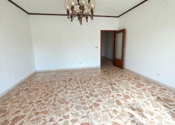 28 - Three-room apartment Viale San Giovanni Bosco 38, Brindisi - photo 27