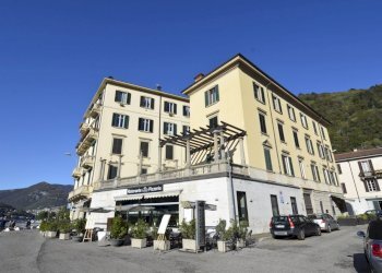 Esterni contesto condominiale - Three-room apartment Piazza De Orchi 1, Como - photo 2