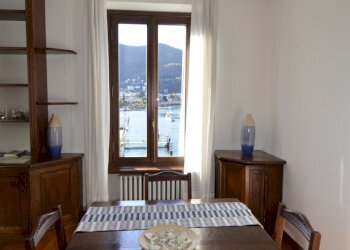 Zona giorno con vista lago - Three-room apartment Piazza De Orchi 1, Como - photo 5