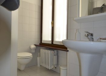 Bagno - Three-room apartment Piazza De Orchi 1, Como - photo 17